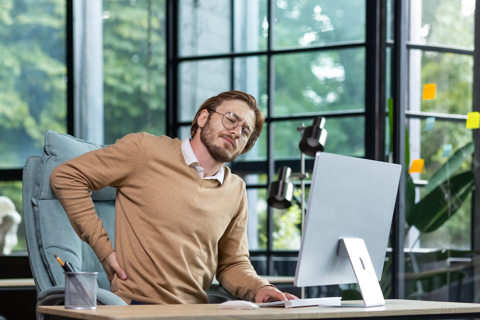 how to prevent lower back pain while at work